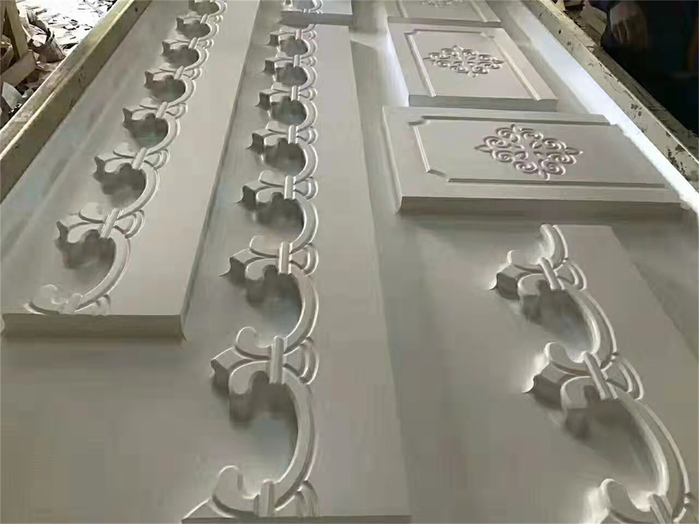 生產柜門需要什么機器 開料機必不可少