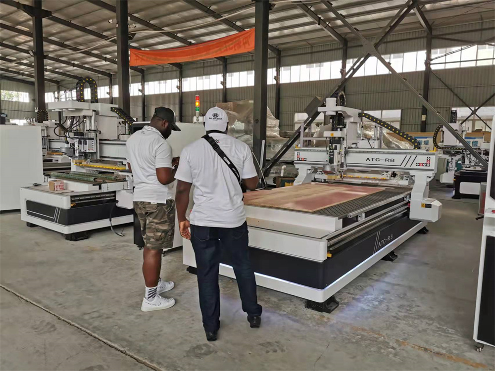 做定制家具選數控開料機還是普通雕刻機